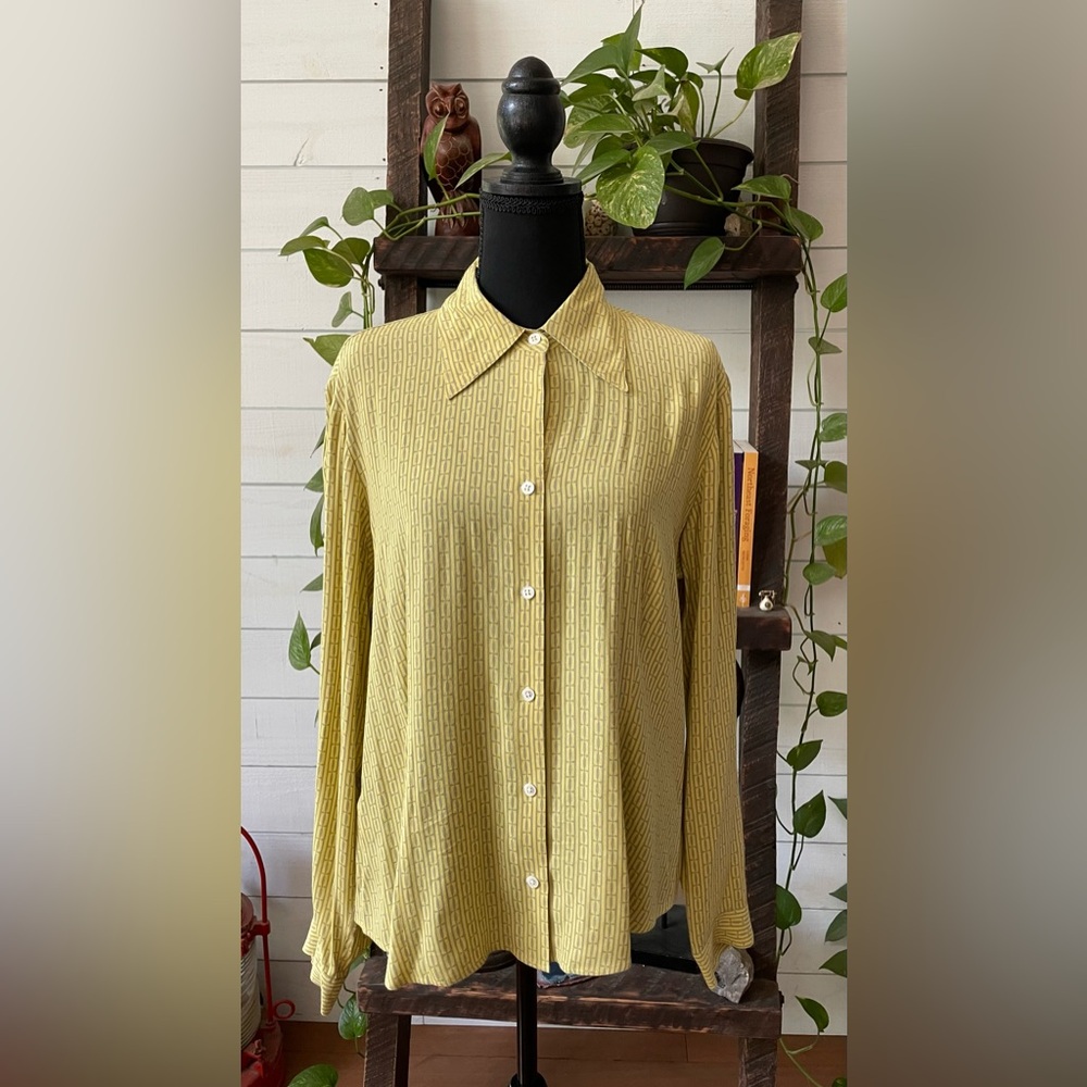 L. L. Bean: Yellow and Gray 100% Rayon Pattern Button Down Shirt - Picture 8 of 17